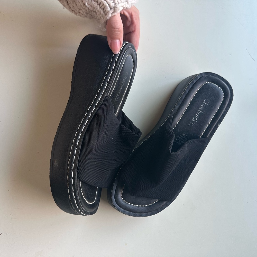 Chadwicks Black Casual Slide Sandals - Picture 2 of 4
